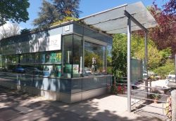 Das Eingangsgebäude des Botanischen Gartens