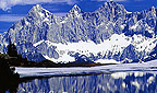 Titelbild: Spiegelung der nördlichen Kalkalpen im Spiegelsee auf der steirischen Reiteralm