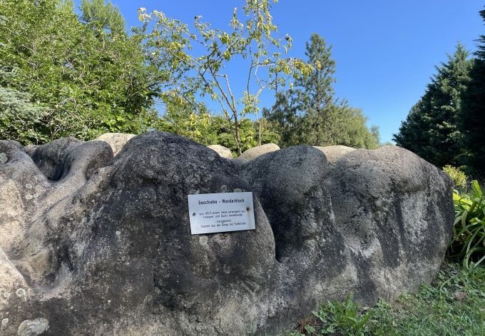 Foto: B. Than-Kassowitz großer Steinblock